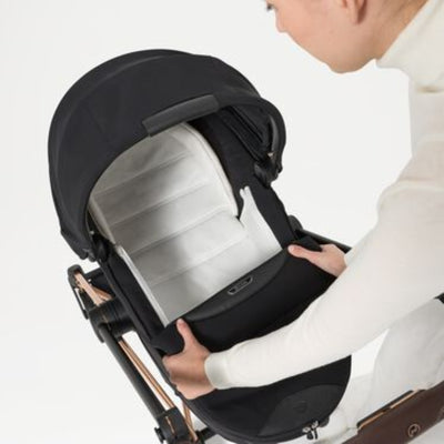 Moisés Infantil Cybex Mios/Coya Fold Lux Style Collection Cozy Beige - Conforto Premium Desde o Nascimento